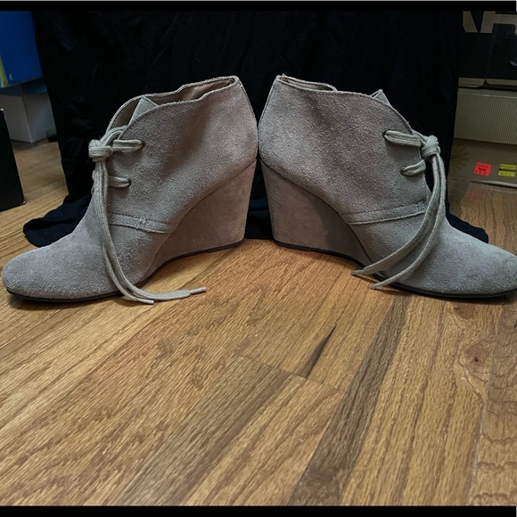 Suede heeled booties - Picture 13 of 14